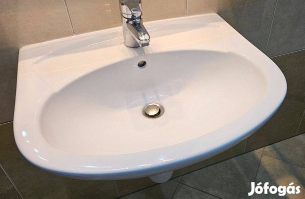 Használt kerámia mosdó szifontakaróval eladó
