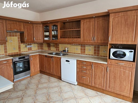 Használt konyhabútor 202 x 390 cm