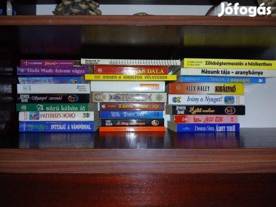 Használt könyvek eladók egyben 4000 Ft