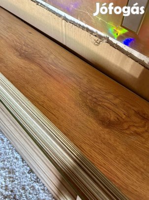 Használt laminált parketta