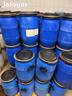 Használt műanyag 30L hordó eladó