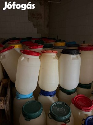 Használt műanyag 50L hordók eladó