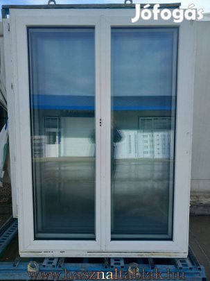 Használt műanyag Internorm erkélyajtó 2 szárnyas prémium kivitel
