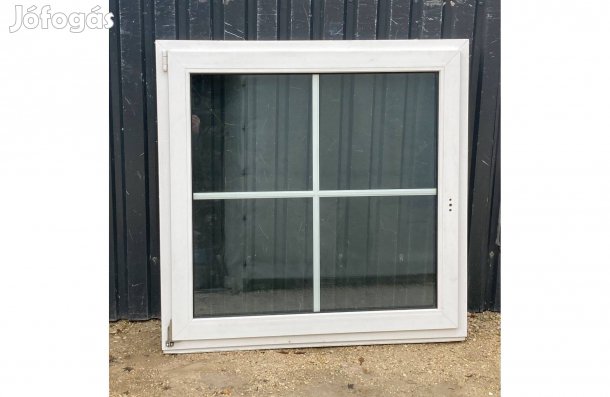 Használt műanyag ablak 127x124-es méretben