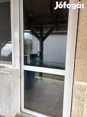 Használt műanyag erkélyajtó