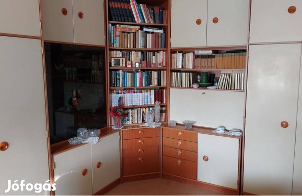 Használt sarok szekrénysor eladó + dohányzó asztal
