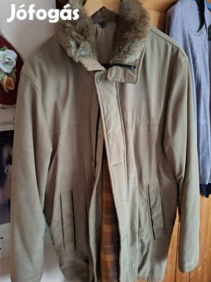Használt téli kabát eredeti prém gallérral