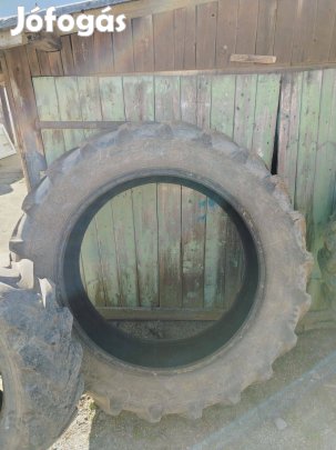 Használt traktor gumi, mérleg, kombinátor