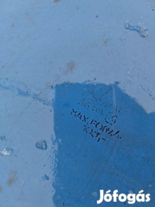 Hatalmas, régi vájling