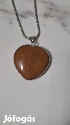 Hatalmas borostyán szív medál nyaklánccal