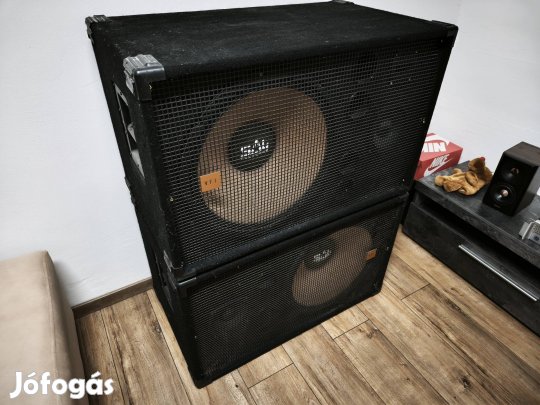 Hatalmas épített DIY hangfalpár