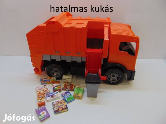 Hatalmas kukás autó