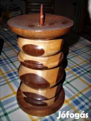 Hatalmas különleges gyertyatartó, több színű fából, hibátlan