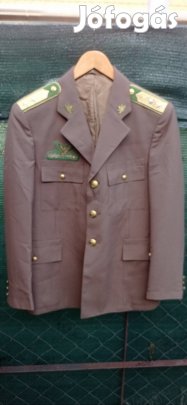 Határőr zakók eladóak. 10000/db.