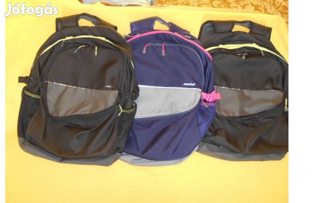 Hátitáska, márkás, nagy, 3 cipis rész + 1 kicsi. Vízlepergető