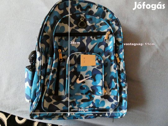 Hátizsák / 38x30x11 /