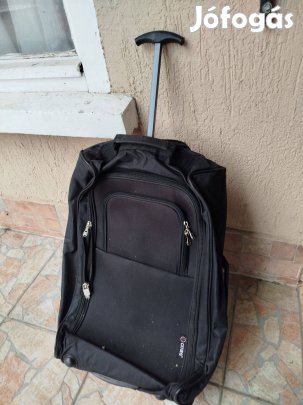 Hátizsákos, kerekes táska