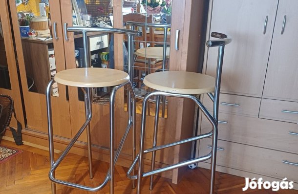 Háttámlás króm bárszék