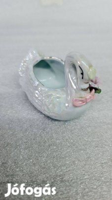 Hattyú gyöngyházfényű porcelán eladó