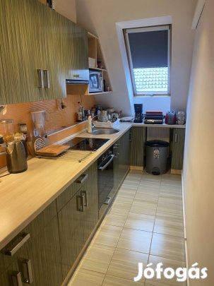 Hatvan utcai kertben 2+2 szobás lakás eladó!