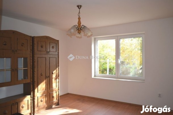 Hatvan utcai kertben családi ház eladó!