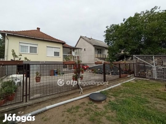 Hatvani 100 nm-es ház eladó