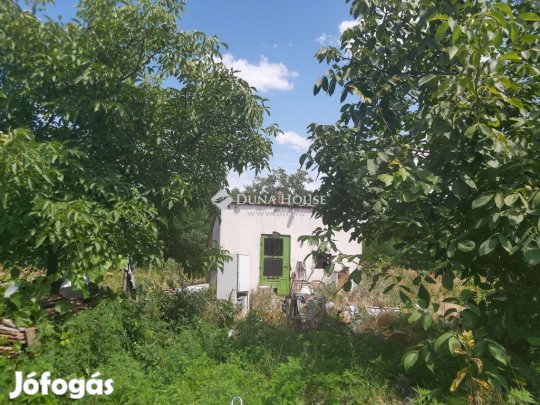 Hatvani 1413 nm-es telek eladó