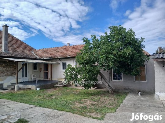 Hatvani eladó 119 nm-es ház