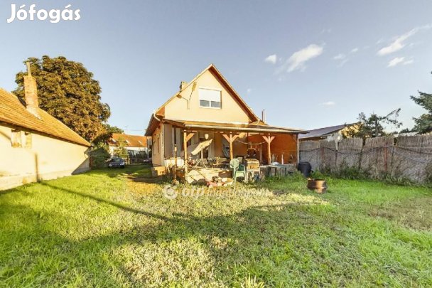 Hatvani eladó 120 nm-es ház