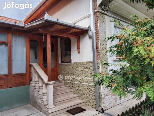 Hatvani eladó 140 nm-es ház