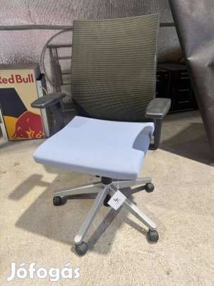 Haworth Comforto ergonomikus irodai szék - prémium, hálós háttámla