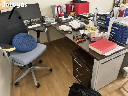 Haworth prémium íróasztalok és fiókos irodakonténerek 