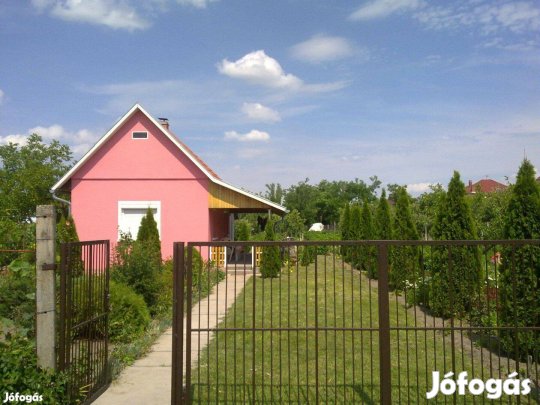 Ház eladó, kerttel (Domaszék)