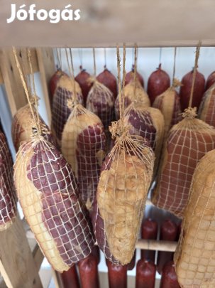 Hází készitésü kötözött sonka