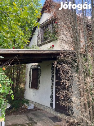 Házikó a valódi természetben