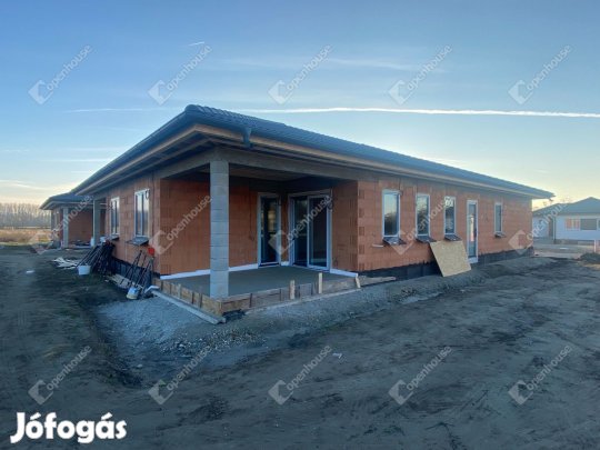 Hédervári 100 nm-es ház eladó