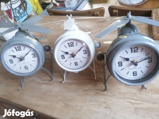 Helikopter alakú asztali óra eladó!
