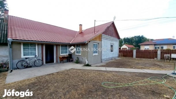 Helvéciai eladó 102 nm-es ház