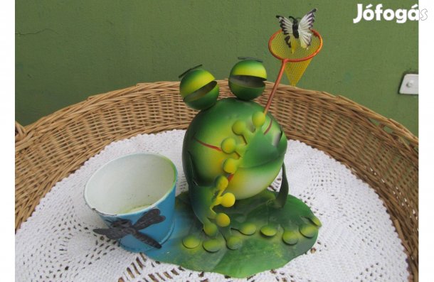 Helyes fém béka kaspó, kerti dísz