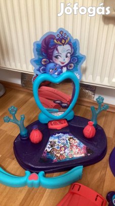 Hercegnős szépítkező asztal székkel