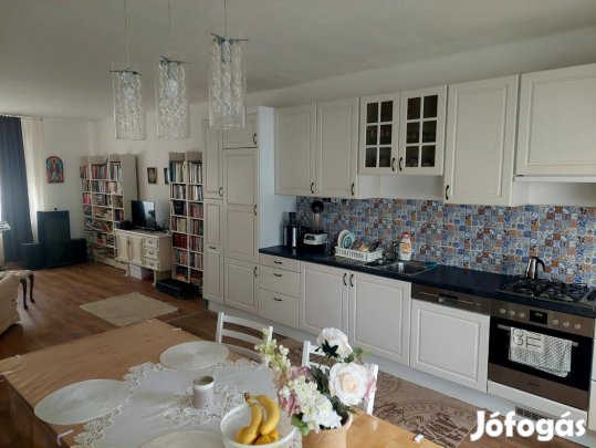 Héreg, 4+1 szobás  családi ház eladó