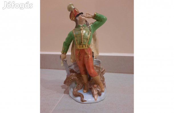 Herendi János Vitéz a legyőzött sárkánnyal porcelán figura eladó!