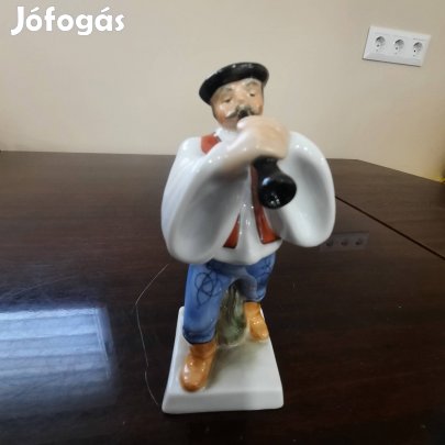 Herendi Lakodalmas furulyázó dudás juhász figura. Csapváry szignós 
