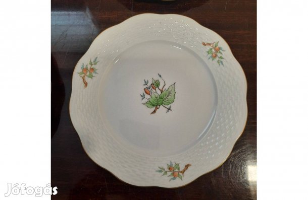 Herendi hecsedli, csipkebogyó mintás porcelán süteményes tányér eladó