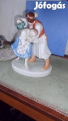 Herendi porcelán antik locsolkodó páros figura olcsón