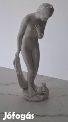Herendi porcelán női akt szobor
