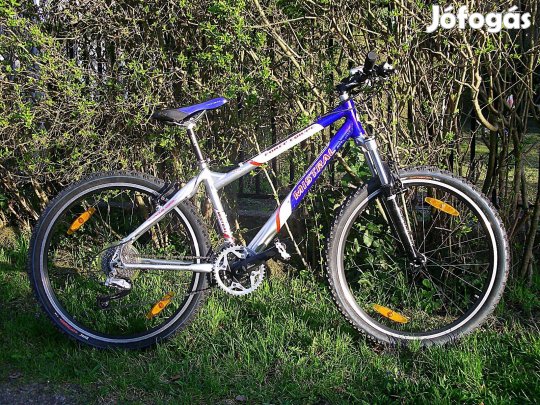 Hervis Mistral ultrakönnyű alu vázas MTB, 26" -os duplafalu alumínium