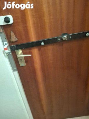 Hevederzar panellakas bejárati ajtóra 3900ft pécs