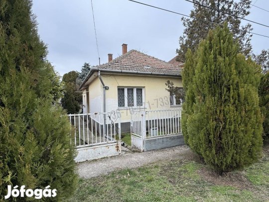 Heves szívében, eladó felújítandó családi ház kiváló lehetősége 32_lvi