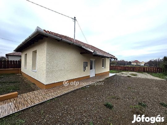 Hevesi 56 nm-es ház eladó